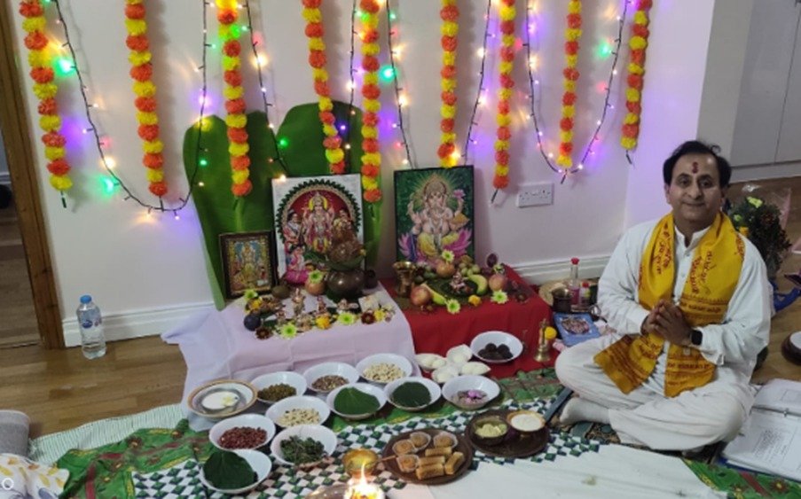 गृह प्रवेश पूजा नए घर में प्रवेश से पूर्व की जाने वाली एक अत्यंत शुभ एवं आवश्यक पूजा