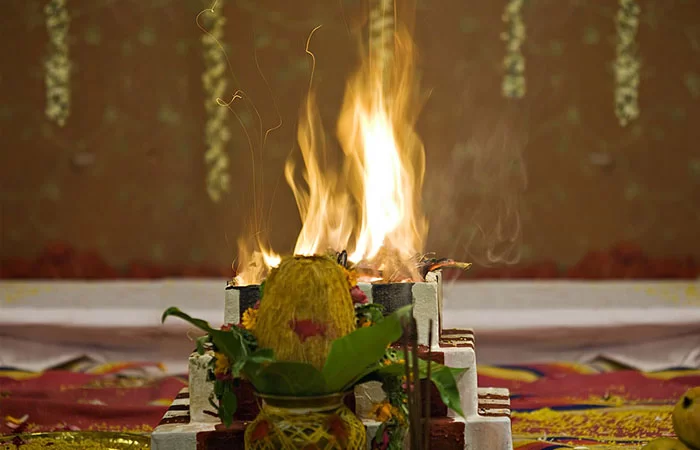 वैदिक मंत्रों द्वारा शुद्धि, शांति एवं सकारात्मक ऊर्जा हेतु पावन अग्नि अनुष्ठान